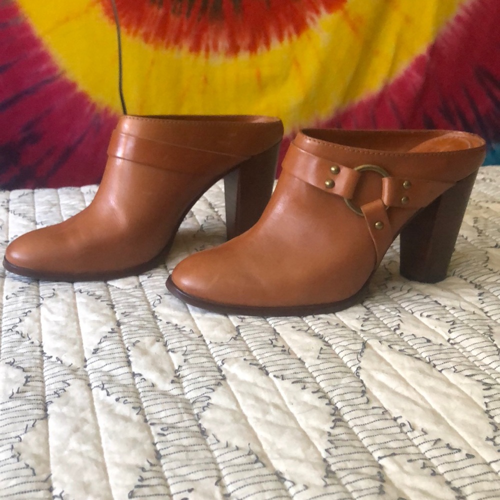 Fyre Clogs